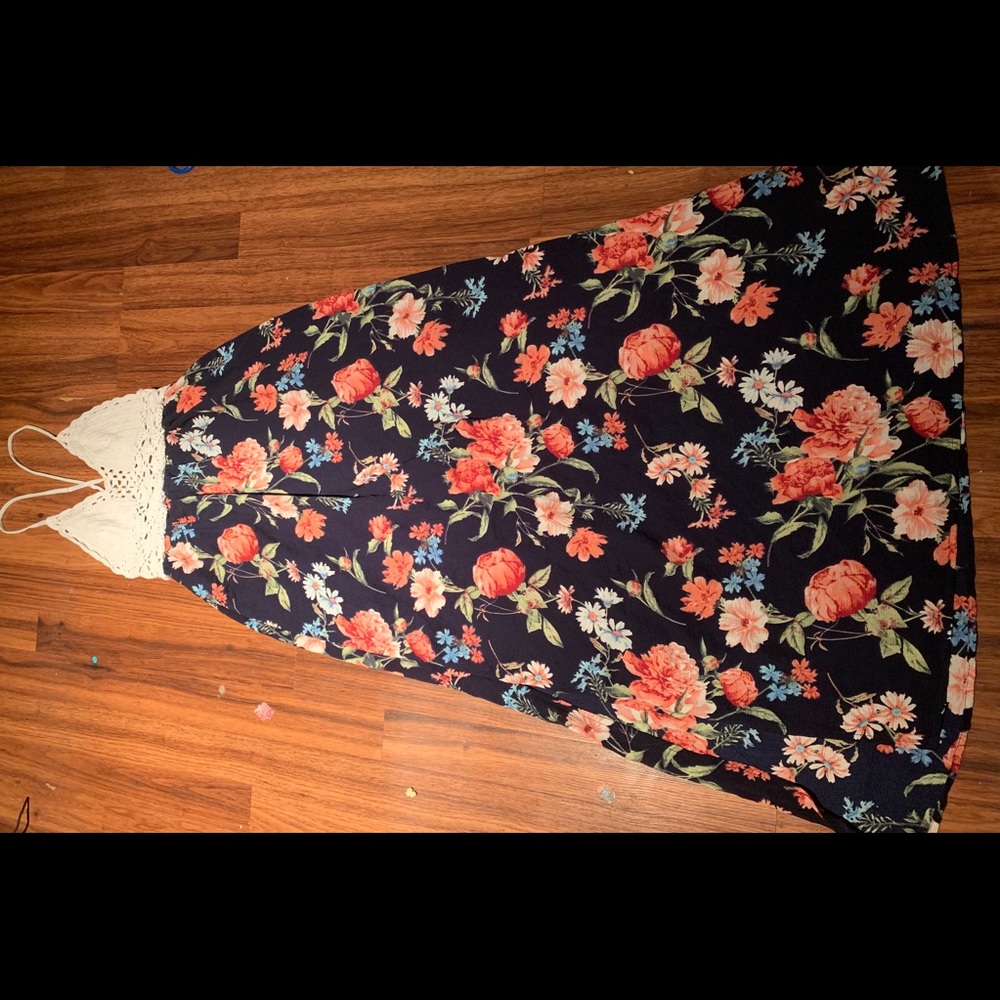 Floral dress.  *don’t accept checks*